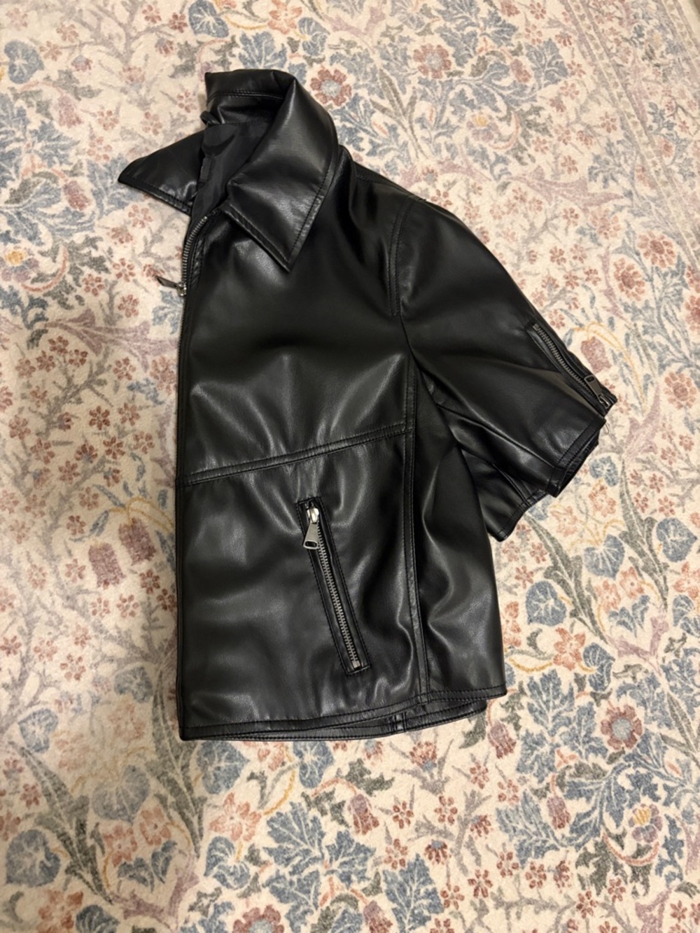 Evereve Black Faux Leather Short-Sleeve Zip Front Jacket - Picture 4 of 6